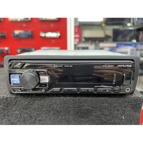 ALPINE UTE-200BT (Б/У)