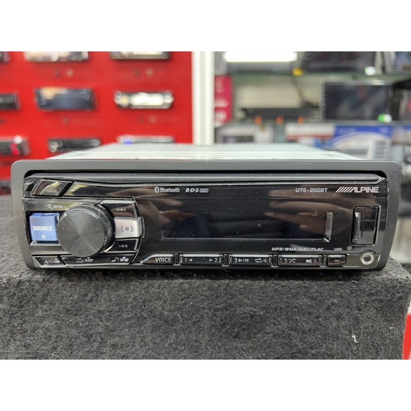 ALPINE UTE-200BT (Б/У)
