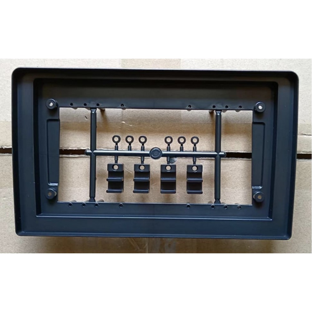 UNIVERSAL ALL CARAV 22-1580 10.1-INCH